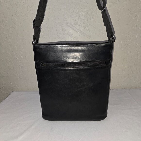 Waterfield Designs Black Leather Essential Crossbody Bag - Picture 6 of 14